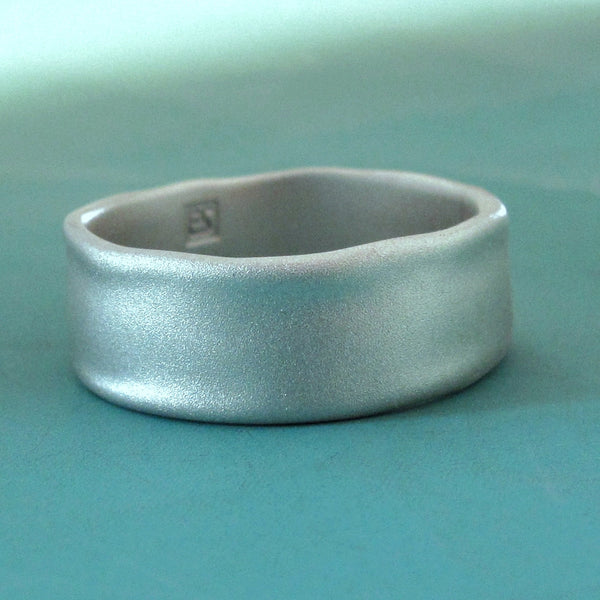 Silver River Ring. Silver band with wave line. Silver 4mm band with authentic river detail. River design ring.